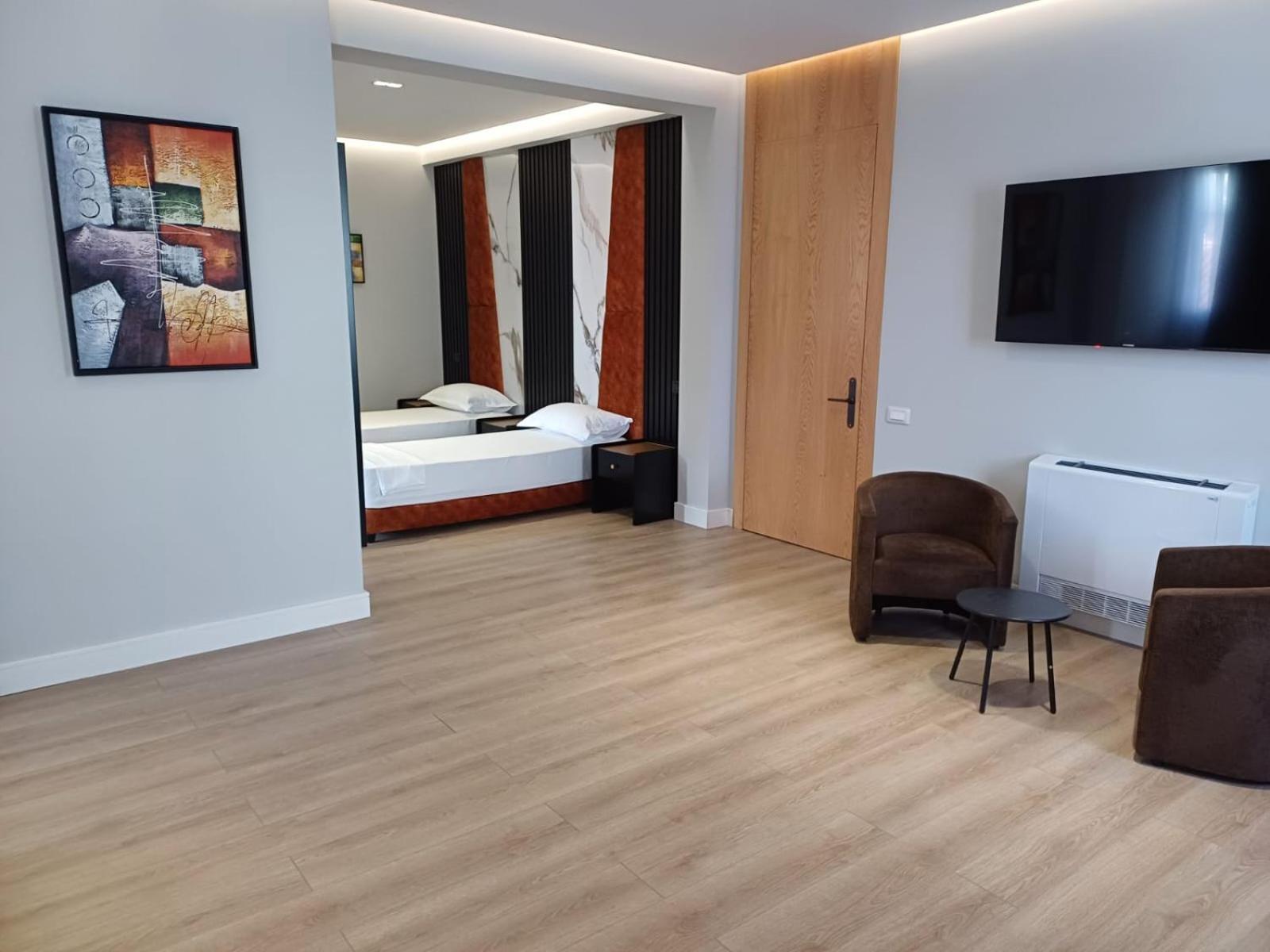 Oxygen Boutique Hotel Tirana Esterno foto