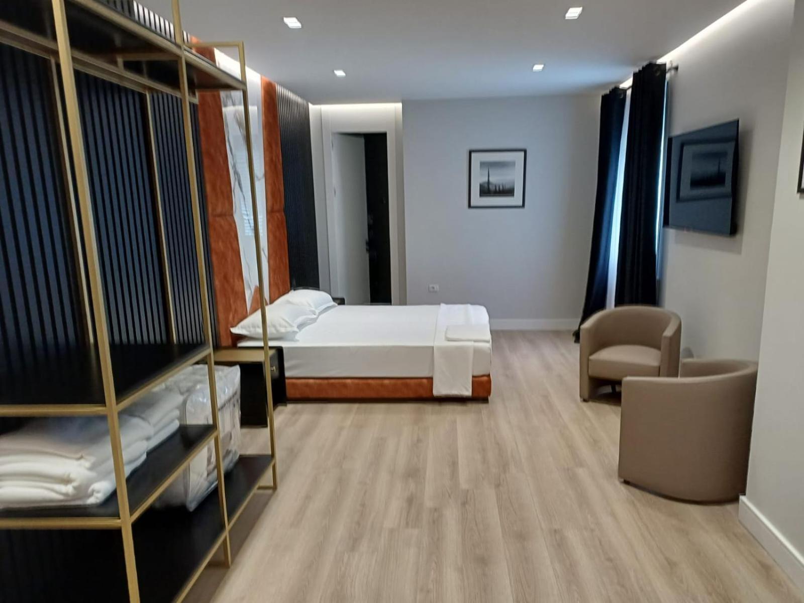 Oxygen Boutique Hotel Tirana Esterno foto