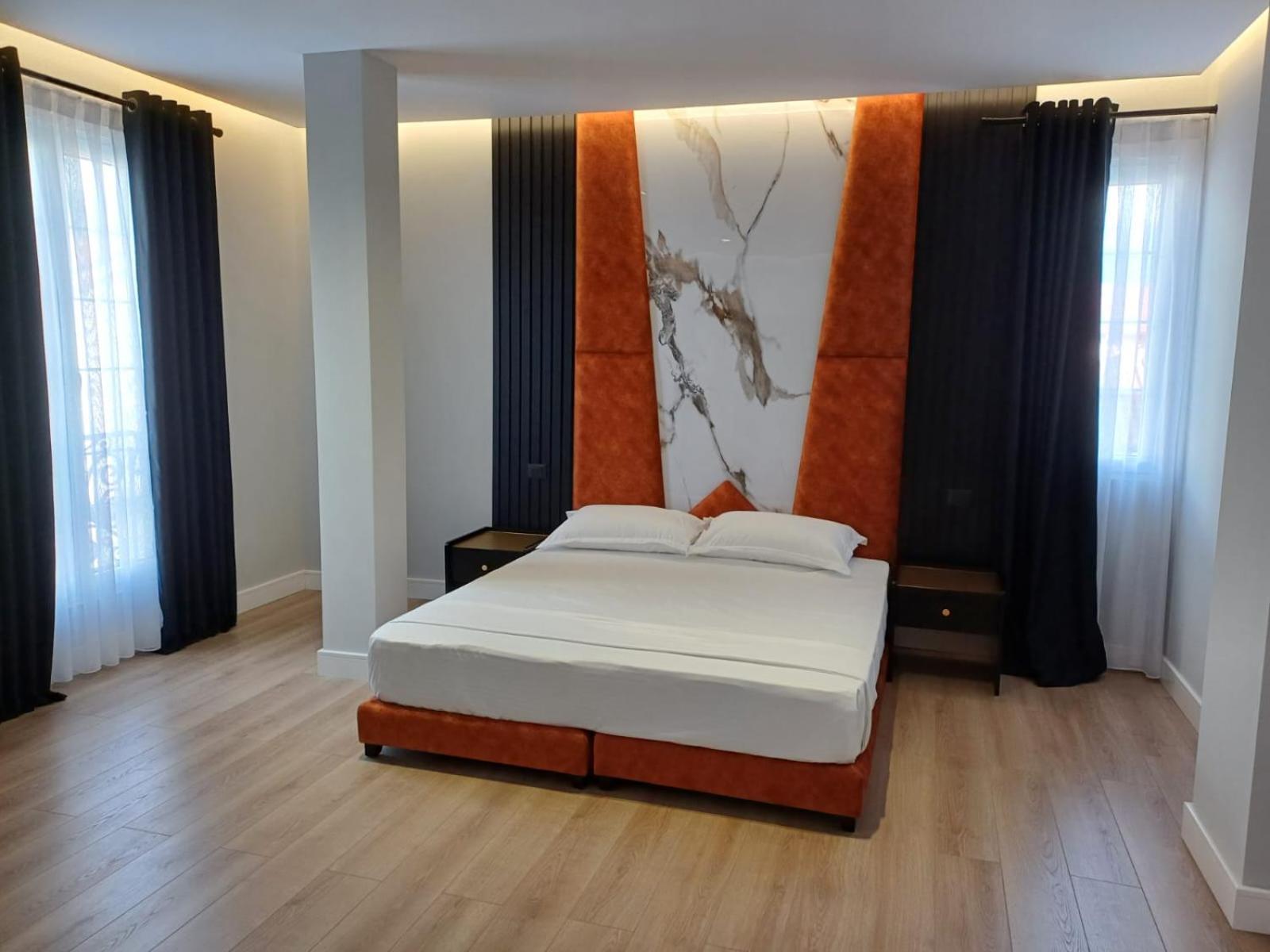 Oxygen Boutique Hotel Tirana Esterno foto