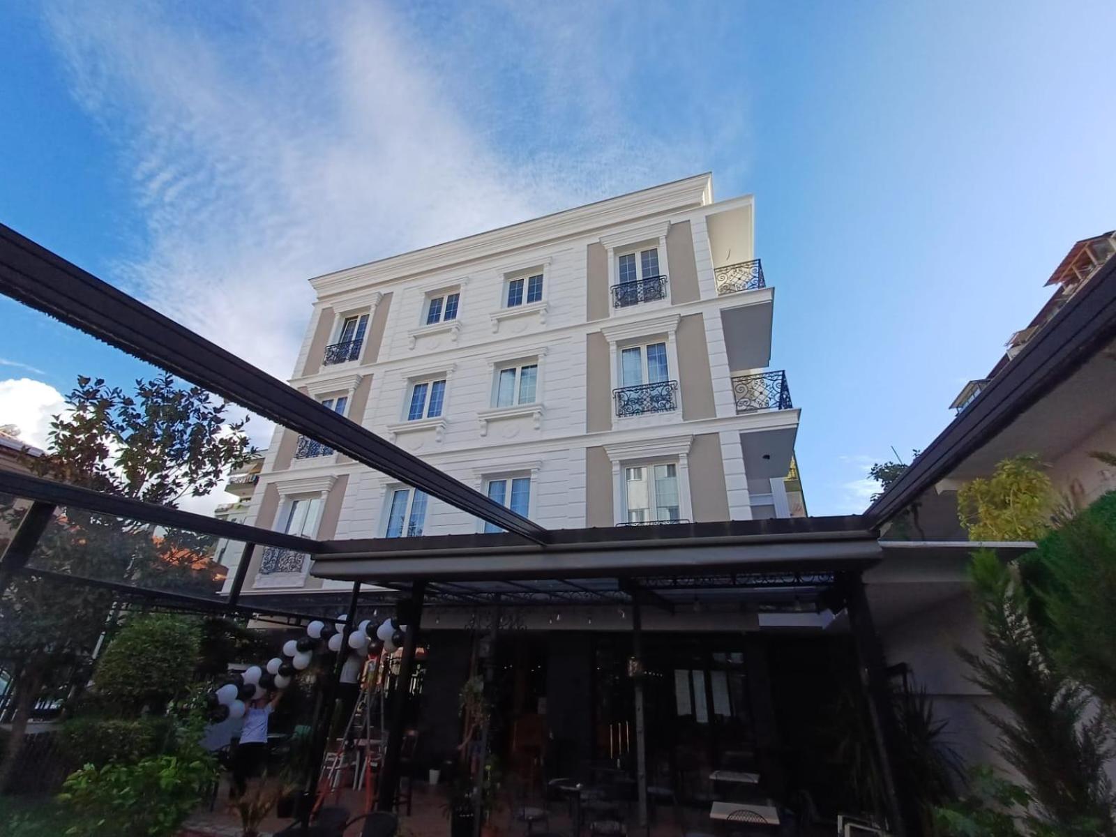 Oxygen Boutique Hotel Tirana Esterno foto