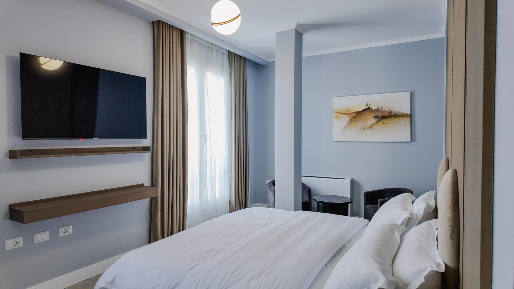 Oxygen Boutique Hotel Tirana Esterno foto